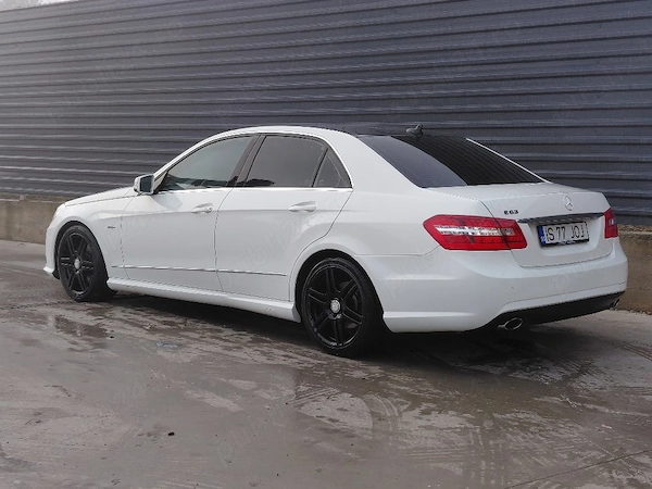 MERCEDES-BENZ E-Class 2011 — imagine 4
