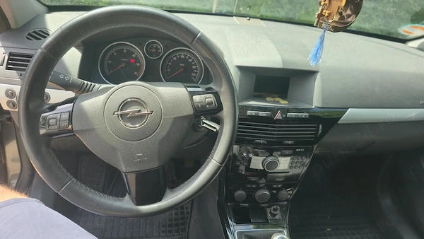 OPEL Astra 2010 — imagine 3