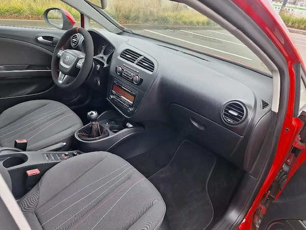 SEAT Leon 2012 — imagine 3