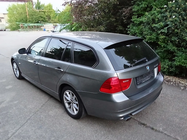 BMW Seria 3 2010 — imagine 4