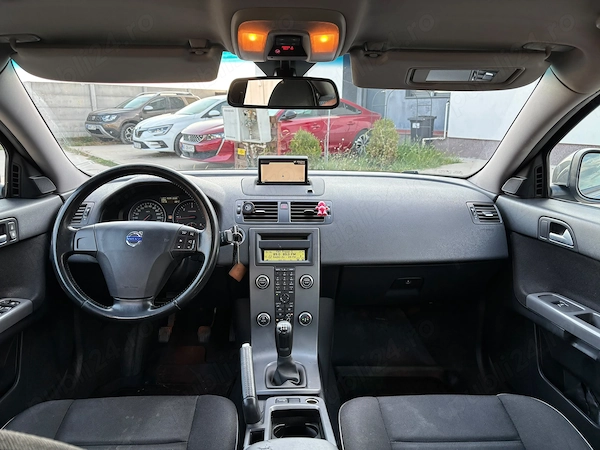 VOLVO S40 2010 — imagine 8