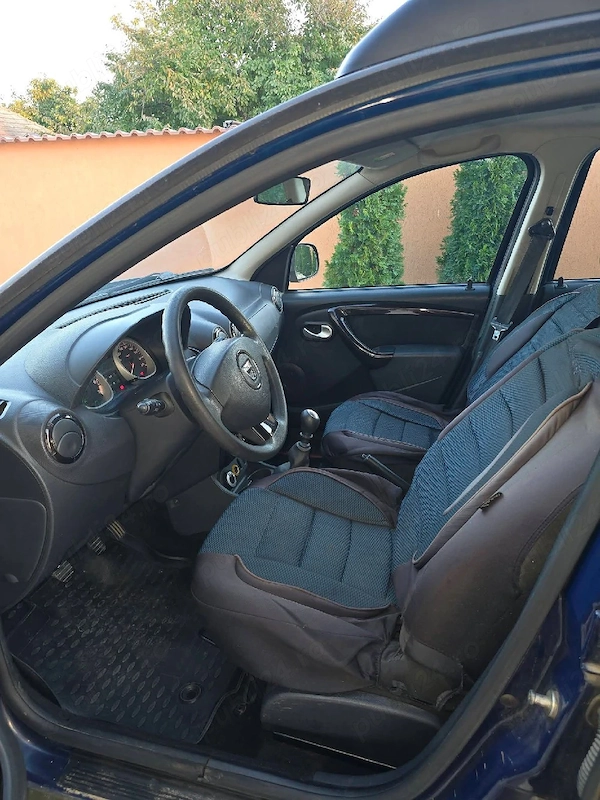 DACIA Duster 2010 — imagine 4