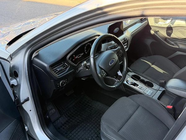 FORD Focus 2019 — imagine 3