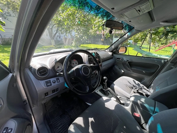TOYOTA RAV4 2002 — imagine 2