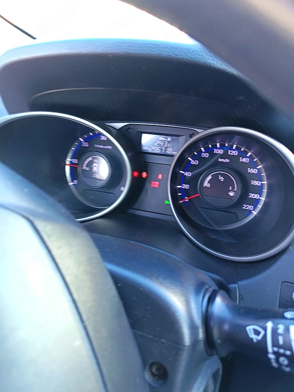 HYUNDAI ix35 2010 — imagine 4