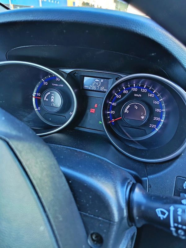 HYUNDAI ix35 2010 — imagine 3