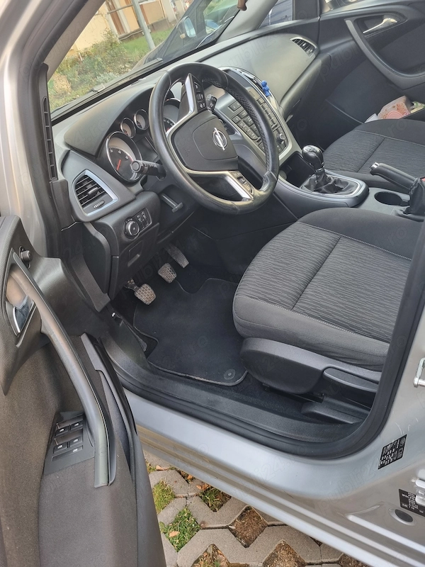 OPEL Astra 2015 — imagine 9