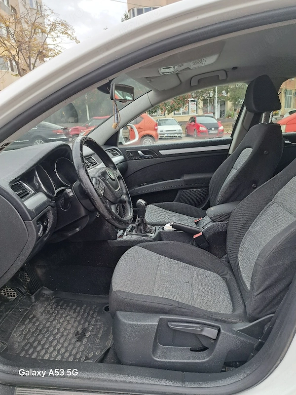 SKODA Superb 2012 — imagine 7