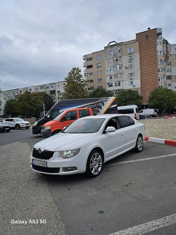 SKODA Superb 2012 — imagine 10