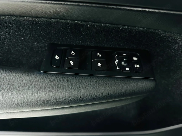 VOLVO XC40 2019 — imagine 13