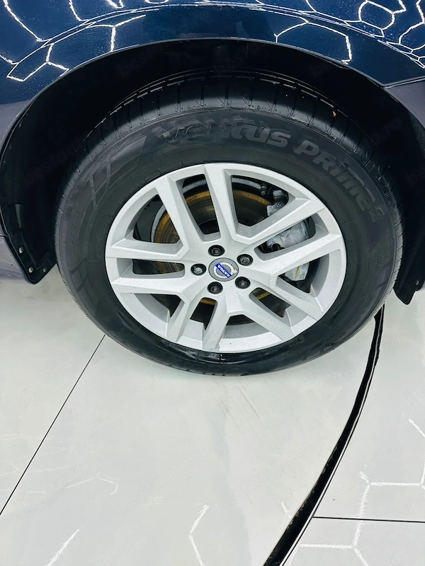 VOLVO XC60 2017 — imagine 9