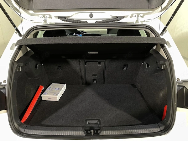 VOLKSWAGEN Golf 2022 — imagine 13