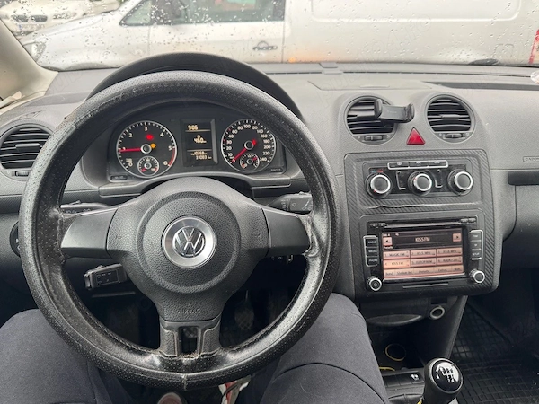 VOLKSWAGEN Caddy 2013 — imagine 3