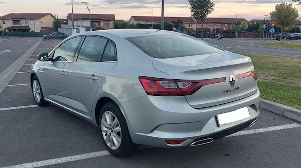 RENAULT Megane 2021 — imagine 2