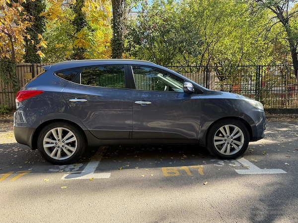 HYUNDAI ix35 2012 — imagine 2