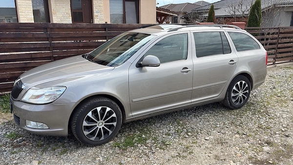 SKODA Octavia 2012 — imagine 3