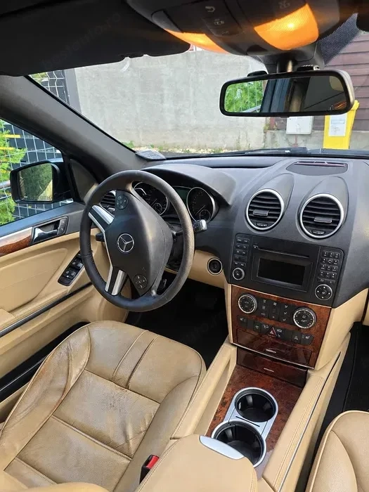 MERCEDES-BENZ 300 2011 — imagine 2