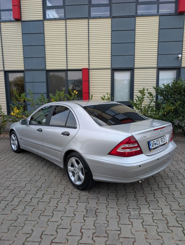 MERCEDES-BENZ C-Class 2005 — imagine 3