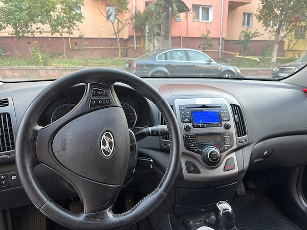 HYUNDAI i30 2011 — imagine 5