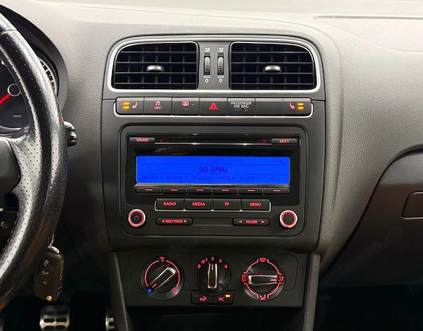 VOLKSWAGEN Polo 2011 — imagine 12
