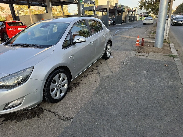 OPEL Astra 2012 — imagine 5
