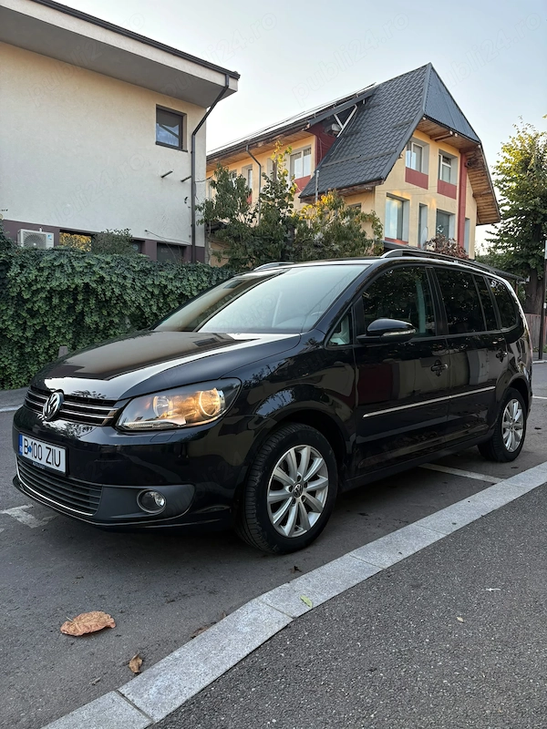VOLKSWAGEN Touran 2012 — imagine 3