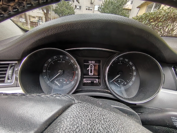 SKODA Superb 2012 — imagine 6