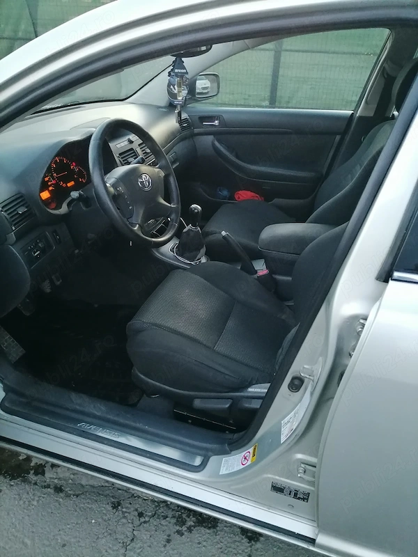 TOYOTA Avensis 2004 — imagine 4