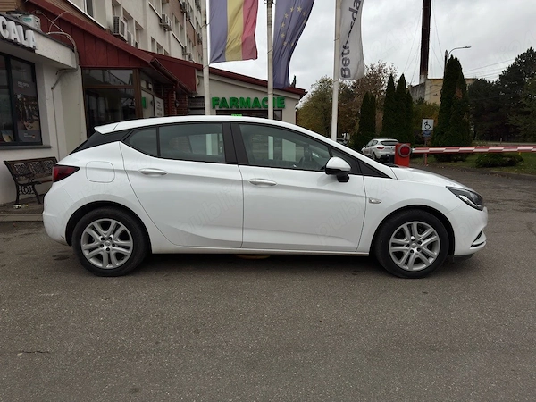 OPEL Astra 2019 — imagine 4