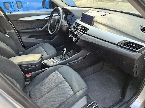 BMW iX1 2021 — imagine 7