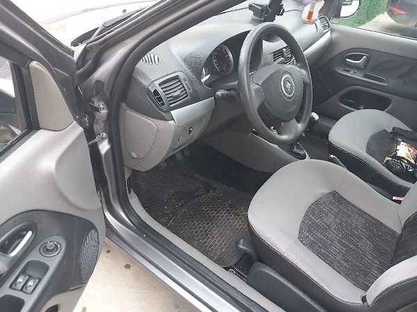 RENAULT Clio 2010 — imagine 8