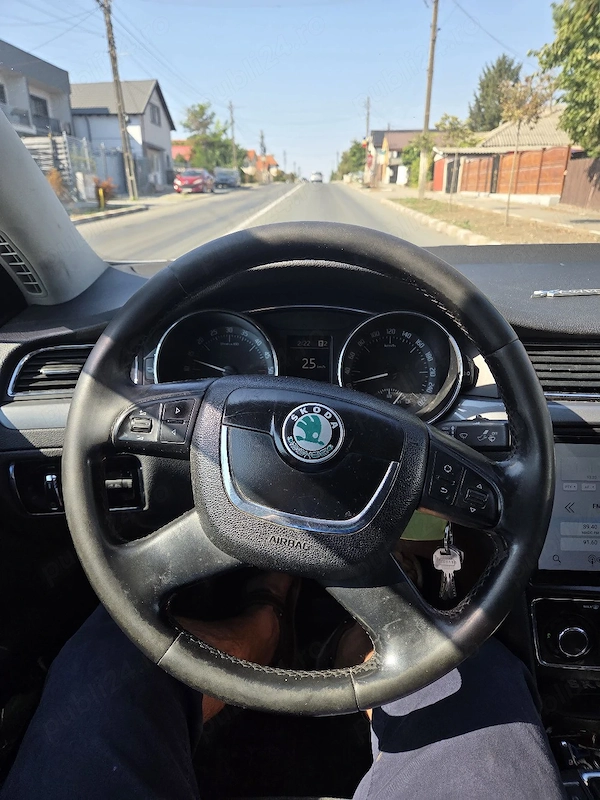 SKODA Superb 2011 — imagine 8