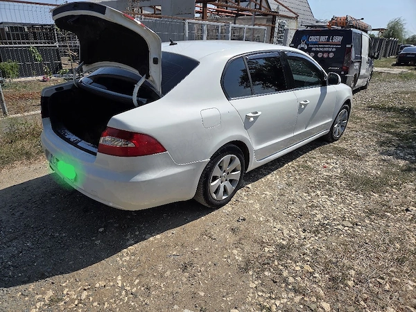 SKODA Superb 2011 — imagine 7