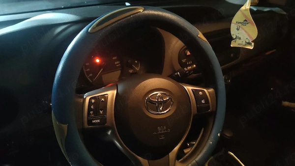 TOYOTA Yaris 2018 — imagine 3