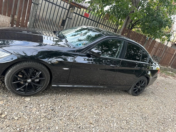 BMW Seria 3 2010 — imagine 3