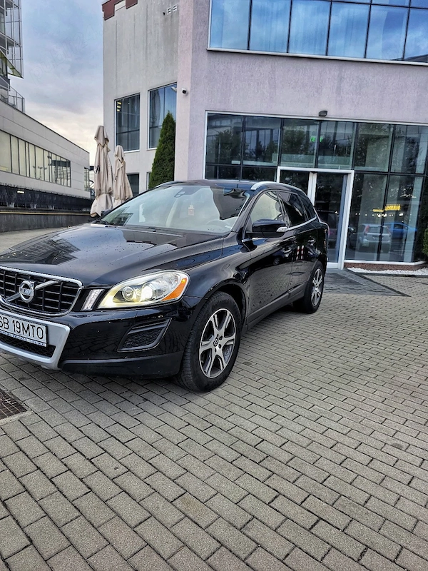 VOLVO XC60 2011 — imagine 3