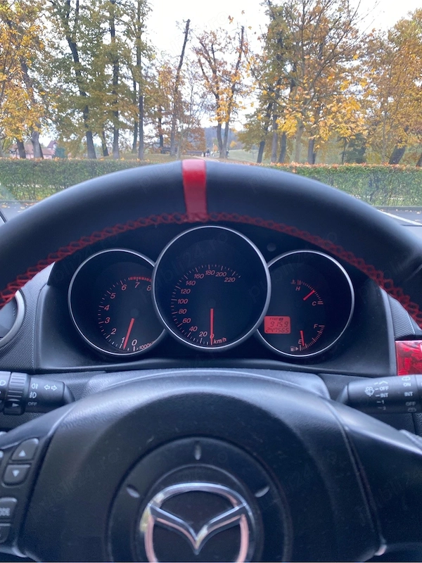 MAZDA 3 2004 — imagine 5