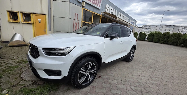 VOLVO XC40 2019 — imagine 4