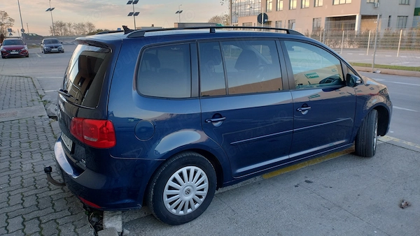 VOLKSWAGEN Touran 2012 — imagine 2