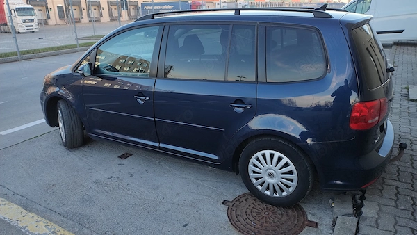 VOLKSWAGEN Touran 2012 — imagine 5