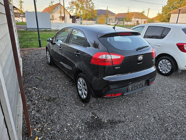 KIA Rio 2013 — imagine 3