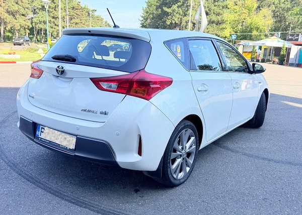 TOYOTA Auris 2015 — imagine 2
