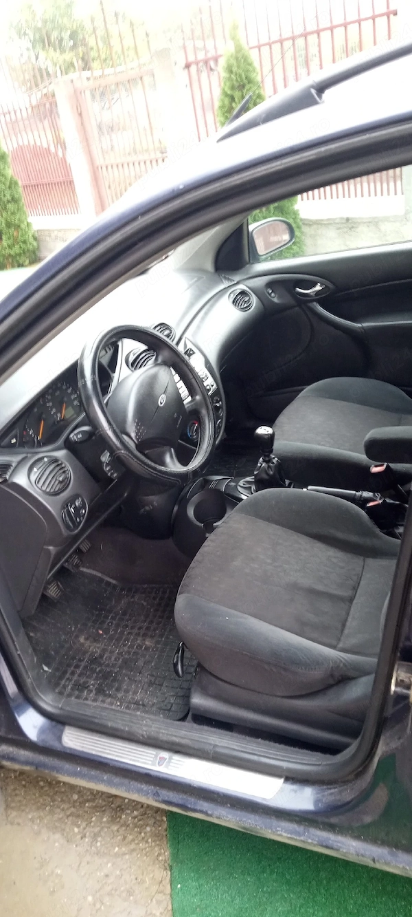FORD Focus 2002 — imagine 5