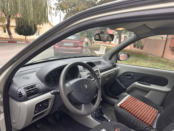 RENAULT Symbol 2002 — imagine 6