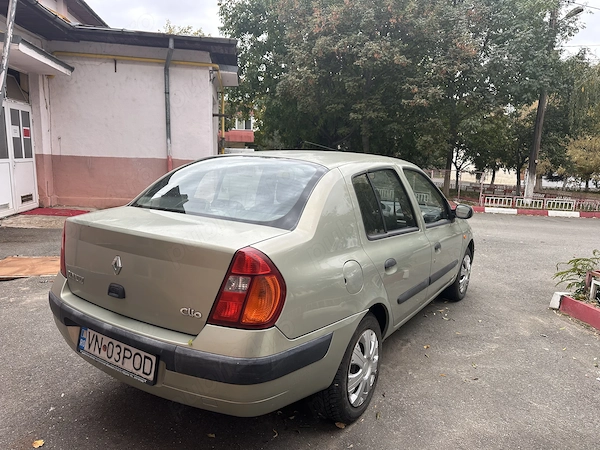 RENAULT Symbol 2002 — imagine 1