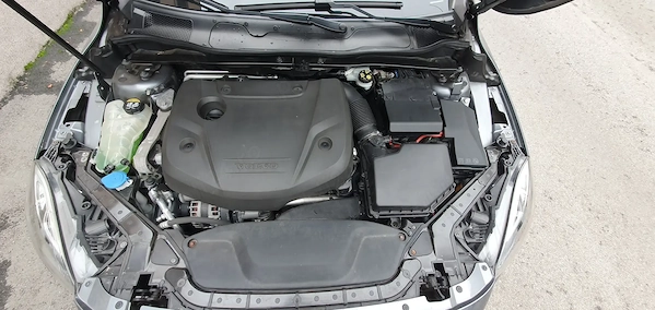 VOLVO V40 2016 — imagine 1