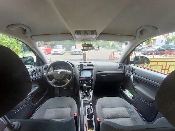 SKODA Octavia 2012 — imagine 3