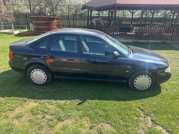 AUDI A4 1996 — imagine 2