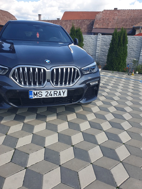BMW  2021 — imagine 8