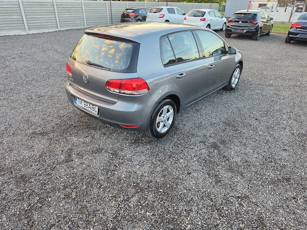 VOLKSWAGEN Golf 2010 — imagine 4